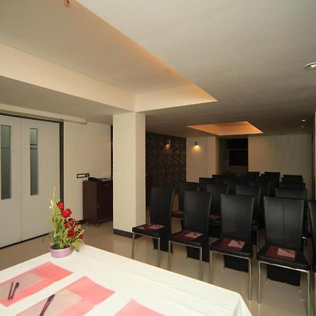 Centurion Inn Pune Extérieur photo