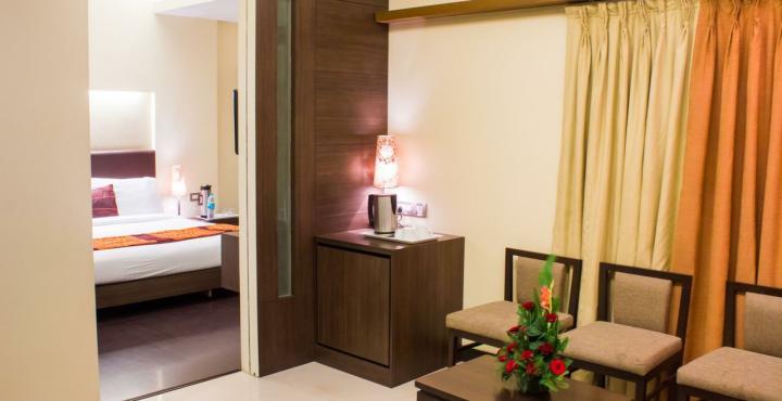 Centurion Inn Pune Extérieur photo
